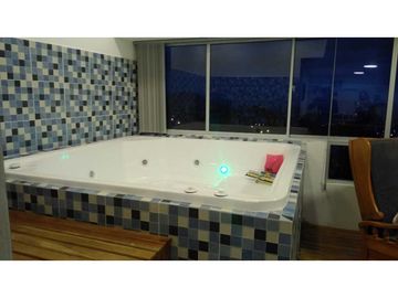 Casa con Locales y Apartamentos en Venta Av. Santander