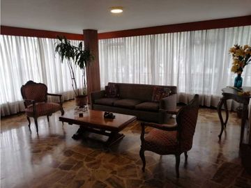 Casa con Locales y Apartamentos en Venta Av. Santander
