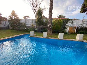 Casa sector residencial de las Golondrinas, Viña del Mar
