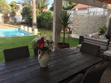 Casa sector residencial de las Golondrinas, Viña del Mar