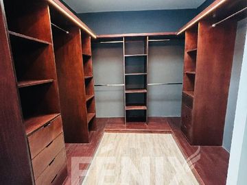 Hermosa casa en venta estilo industrial Moderno enfrente de Plaza Ankara