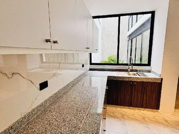 Hermosa casa en venta estilo industrial Moderno enfrente de Plaza Ankara