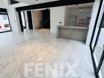Hermosa casa en venta estilo industrial Moderno enfrente de Plaza Ankara
