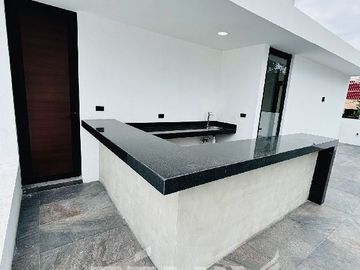 Hermosa casa en venta estilo industrial Moderno enfrente de Plaza Ankara