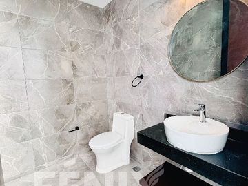 Hermosa casa en venta estilo industrial Moderno enfrente de Plaza Ankara