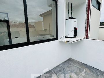 Hermosa casa en venta estilo industrial Moderno enfrente de Plaza Ankara