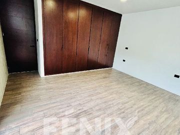 Hermosa casa en venta estilo industrial Moderno enfrente de Plaza Ankara