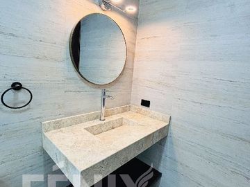 Hermosa casa en venta estilo industrial Moderno enfrente de Plaza Ankara