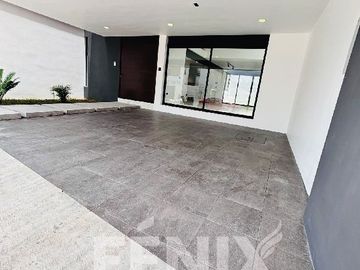 Hermosa casa en venta estilo industrial Moderno enfrente de Plaza Ankara