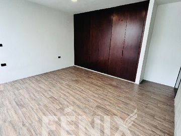 Hermosa casa en venta estilo industrial Moderno enfrente de Plaza Ankara