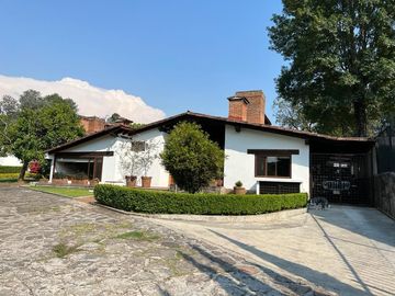 Casa en venta en condominio en Avandaro, Valle de Bravo