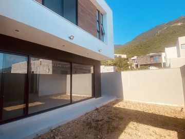 Casa en Venta, estricta seguridad, Zona Sur, Laderas Residencial, Monterrey, Nue