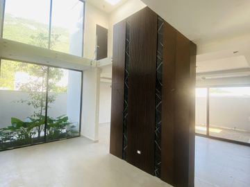 Casa en Venta, estricta seguridad, Zona Sur, Laderas Residencial, Monterrey, Nue