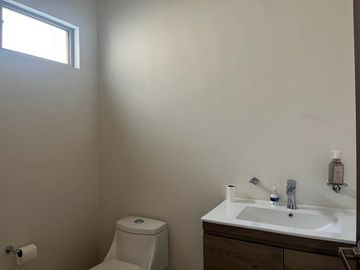 CASA EN VENTA EN COL. RESIDENCIAL CUMBRES LA JOYA EN MONTERREY,N.L.