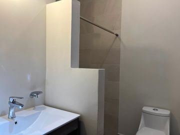 CASA EN VENTA EN COL. RESIDENCIAL CUMBRES LA JOYA EN MONTERREY,N.L.