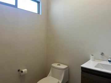 CASA EN VENTA EN COL. RESIDENCIAL CUMBRES LA JOYA EN MONTERREY,N.L.