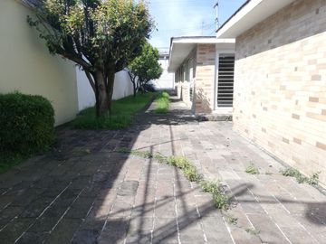 VENTA CASA EN COL. CIPRES, TOLUCA, MEXICO