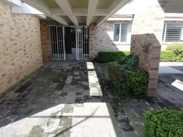 VENTA CASA EN COL. CIPRES, TOLUCA, MEXICO