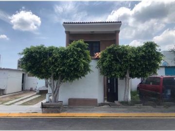 CASA EN VENTA EN SAN JUAN DEL RIO QUERETARO