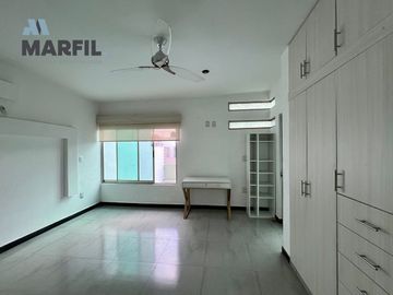 Casa en Venta en Esmeralda Norte Colima con Páneles Solares junto a Jardín!