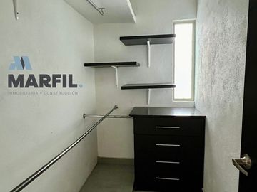 Casa en Venta en Esmeralda Norte Colima con Páneles Solares junto a Jardín!