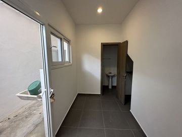 Casa en venta con vista al lago en privada Altozano, Mérida, Yucatán
