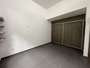 Casa en venta con vista al lago en privada Altozano, Mérida, Yucatán