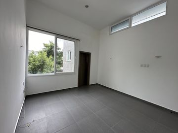 Casa en venta con vista al lago en privada Altozano, Mérida, Yucatán