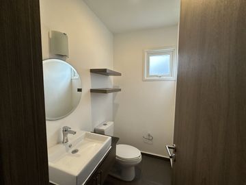 Casa en venta con vista al lago en privada Altozano, Mérida, Yucatán