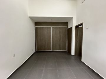 Casa en venta con vista al lago en privada Altozano, Mérida, Yucatán