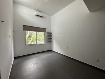 Casa en venta con vista al lago en privada Altozano, Mérida, Yucatán