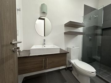 Casa en venta con vista al lago en privada Altozano, Mérida, Yucatán