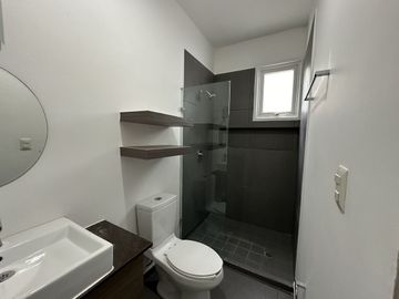 Casa en venta con vista al lago en privada Altozano, Mérida, Yucatán