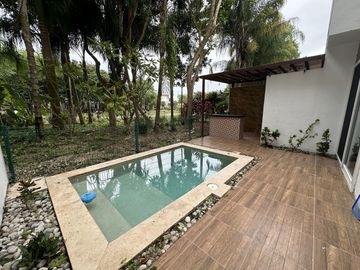 Casa en venta con vista al lago en privada Altozano, Mérida, Yucatán