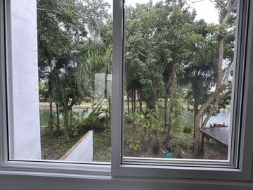 Casa en venta con vista al lago en privada Altozano, Mérida, Yucatán