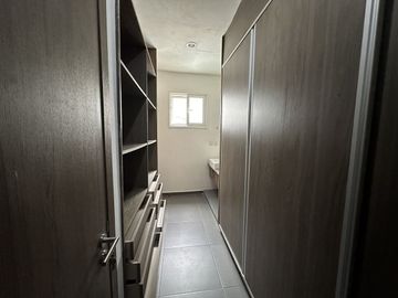 Casa en venta con vista al lago en privada Altozano, Mérida, Yucatán