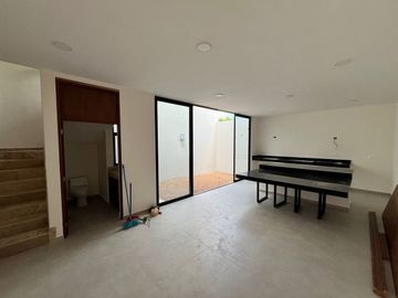 Venta de casa con 3 recámaras en Temozón Norte