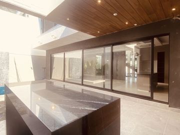 Casa en Venta, estricta Seguridad, El Uro, Monterrey, Nuevo León