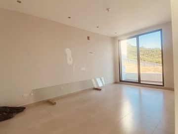 Casa en Venta, estricta Seguridad, El Uro, Monterrey, Nuevo León