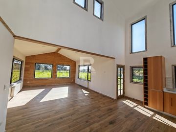 GRAN CASA EN EL EXCLUSIVO CONDOMINIO EL ALBA