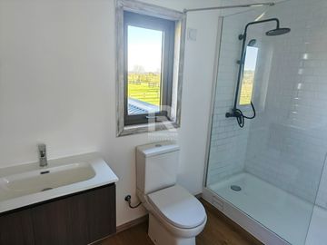 GRAN CASA EN EL EXCLUSIVO CONDOMINIO EL ALBA