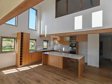 GRAN CASA EN EL EXCLUSIVO CONDOMINIO EL ALBA