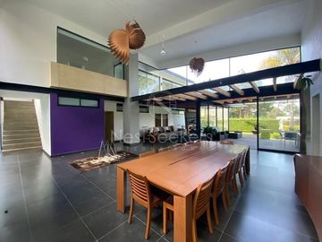 CASA EN VENTA, CERCA DE CLUB DE GOLF