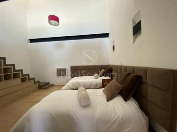 CASA EN VENTA, CERCA DE CLUB DE GOLF
