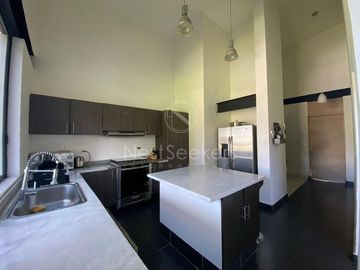 CASA EN VENTA, CERCA DE CLUB DE GOLF