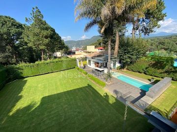 CASA EN VENTA, CERCA DE CLUB DE GOLF