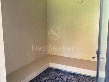 CASA EN VENTA, CERCA DE CLUB DE GOLF