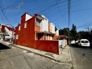 Casa en  Casa en venta en Mártires de Chicago, Zona Usbi en Xalapa Veracruz