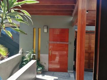 HERMOSA CASA EN LA CDA 06 DE LA AVENIDA EL CORREGIDOR