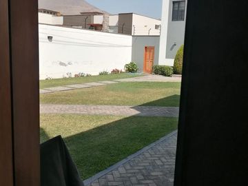 HERMOSA CASA EN LA CDA 06 DE LA AVENIDA EL CORREGIDOR